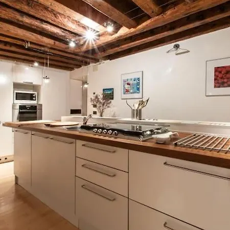 Bellissimo Appartamento In Palazzo Storico Venice Exterior photo