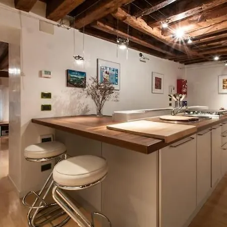 Bellissimo Appartamento In Palazzo Storico Venice Exterior photo